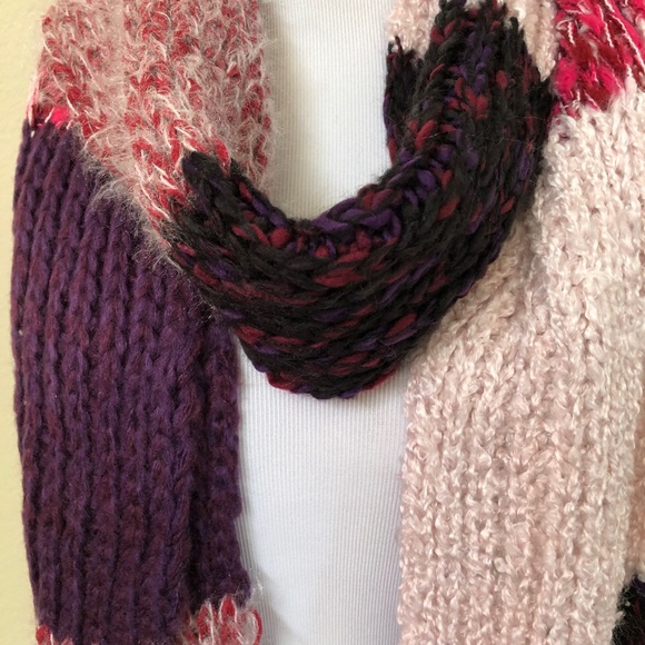 NWT INC Macy's Colorblock Fringe Scarf Berry - Picture 3 of 3